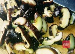 香菇蒸鸡翅根的做法图解5