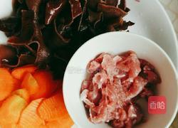 胡萝卜炒白菜的做法图解1