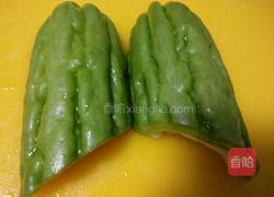 苦瓜蚬子汤的做法图解2
