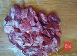 牛腩炖西红柿的做法图解2