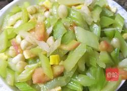 西芹花生的做法图解5