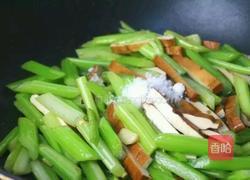 芹菜炒香干的做法图解6
