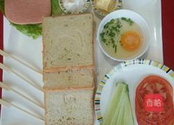 火腿鸡蛋三文治的做法图解1