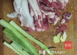 猪肉芹菜饺子的做法图解3