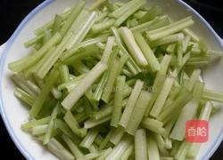 香芹炒鸡翅的做法图解3