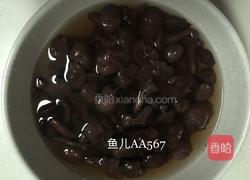 猪肉炖松伞蘑的做法图解2