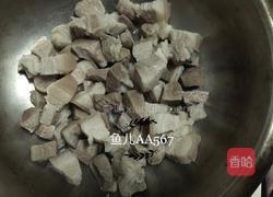 猪肉炖松伞蘑的做法图解5