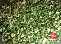 韭菜鸡蛋木耳饺子的做法图解3