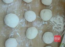 芹菜豆干包子的做法图解6