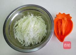 酸辣萝卜丝的做法图解1