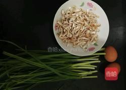 香菇梗炒鸡蛋的做法图解1