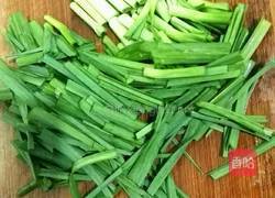 香菇梗炒鸡蛋的做法图解2