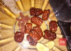 红枣香菇鸡汤的做法图解1