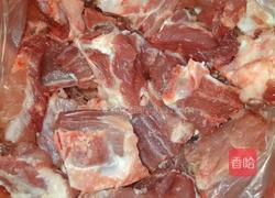 玉米板栗腰骨汤的做法图解1