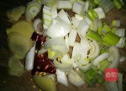 铁锅炖鱼贴饼子的做法图解2