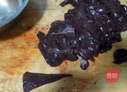 泡菜炒猪肝的做法图解1