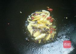 泡椒炒小肠的做法图解3