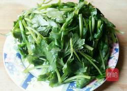 芹菜鸡蛋面条的做法图解1