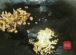 香菇肉馅馄饨的做法图解2