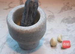 凉拌芹菜叶的做法图解2