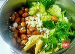 黄瓜拌腐竹花生的做法图解10