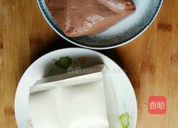 麻辣鸭血豆腐的做法图解1