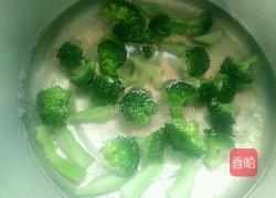 西兰花炒肉片的做法图解5