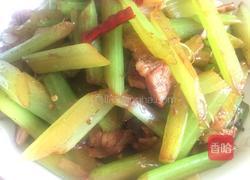 五花肉炒芹菜的做法图解9