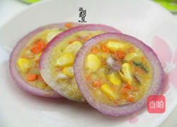 10分钟快手创意早餐-洋葱圈蛋卷的做法图解2
