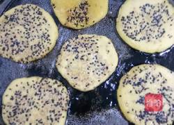 香甜地瓜芝麻饼的做法图解9