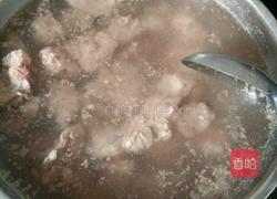 榨菜排骨汤的做法图解3
