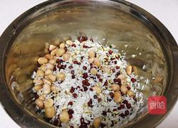 红豆养颜粥的做法图解1
