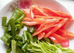 胡萝卜炒笋瓜的做法图解2