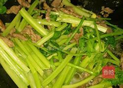 辣椒芹菜炒牛肉的做法图解7