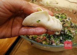 柳叶饺子的包法的做法图解21
