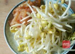 黄豆芽炒肉丝的做法图解1