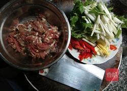 芹菜炒牛肉的做法图解2