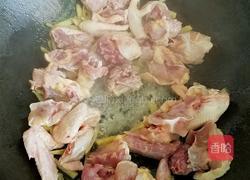 酱油炒鸡肉的做法图解5