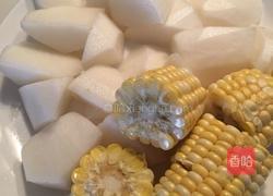 白萝卜排骨汤的做法图解3