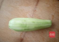 西葫芦猪肉大葱饺子馅的做法图解1