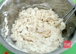 白菜红萝卜肉馅儿包子的做法图解2