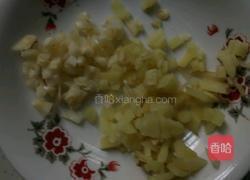 土豆烧鸡块的做法图解1