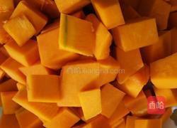 红枣小米南瓜粥的做法图解2