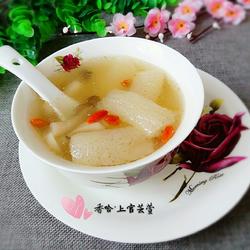 竹荪杂菌炖鸡汤