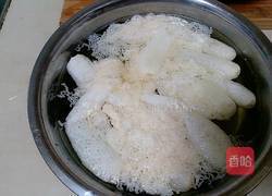 竹荪杂菌炖鸡汤的做法图解1