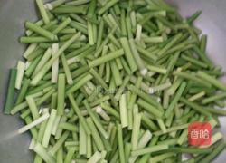 蒜薹炒腊肉的做法图解2