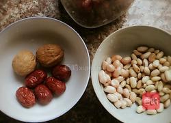 核桃红枣豆浆的做法图解1