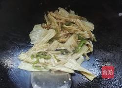 青椒腐竹的做法图解2