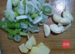红烧鸡腿蘑菇的做法图解3