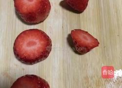 草莓圣诞老人的做法图解1